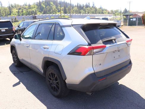 Certified 2019 Toyota RAV4 XLE AWD/4WD image 7