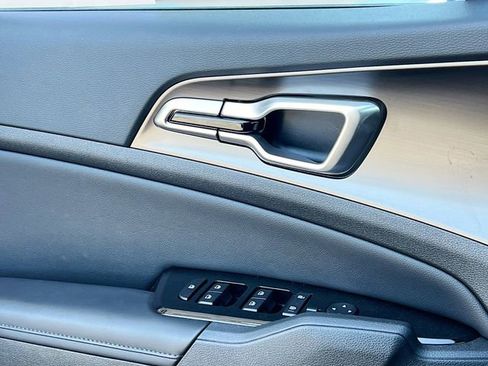 New 2024 Kia Sportage EX image 18