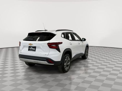 New 2026 Chevrolet Trax LT w/ Driver Confidence Package FWD image 10