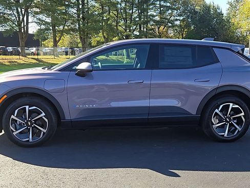 New 2026 Chevrolet Equinox EV LT image 9