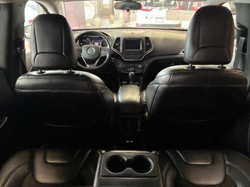 Used 2019 Jeep Cherokee Latitude Plus image 16