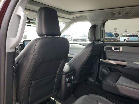 Used 2023 Ford Explorer XLT w/ Equipment Group 202A image 15