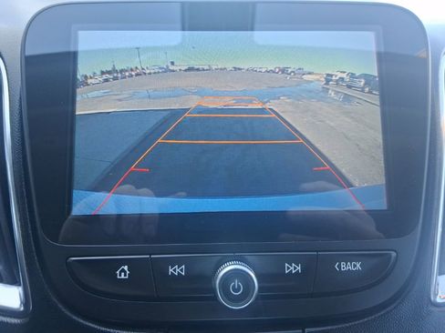 Used 2017 Chevrolet Malibu LT image 24