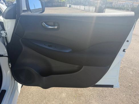 Used 2018 Nissan Leaf S w/ S Charge Package FWD image 23