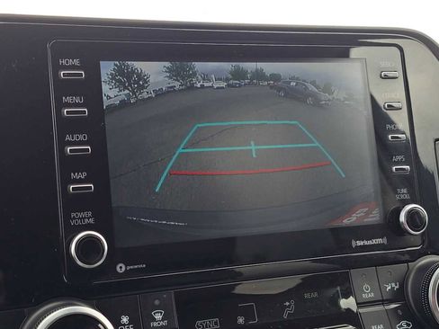 Used 2022 Toyota Highlander L FWD image 32