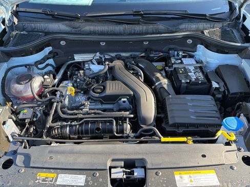 New 2025 Volkswagen Taos SEL image 23