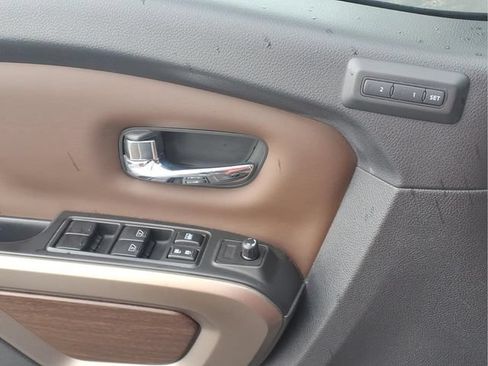 Used 2021 Nissan Titan Platinum Reserve w/ Moonroof Package AWD/4WD image 16
