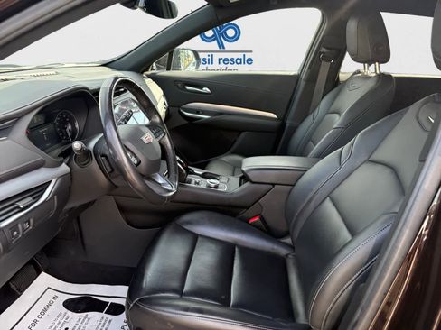Used 2021 Cadillac XT4 Premium Luxury w/ Cold Weather Package FWD image 10