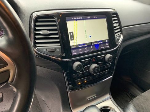 Used 2021 Jeep Grand Cherokee Laredo X image 23