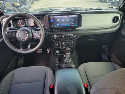 Used 2024 Jeep Wrangler Sport S image 9