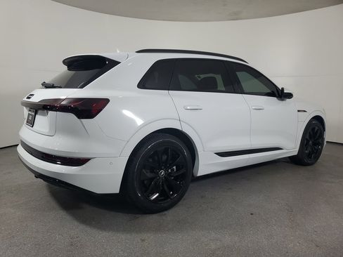 Certified 2021 Audi e-tron Premium Plus w/ Premium Plus Package image 36