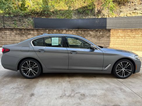 Certified 2023 BMW 530i xDrive w/ Premium Package image 7