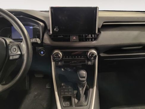 Used 2025 Toyota RAV4 XLE AWD/4WD image 11