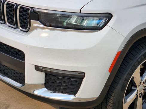 Used 2021 Jeep Grand Cherokee L Limited AWD/4WD image 9