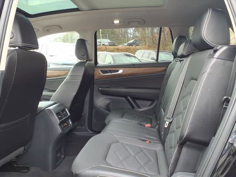 Used 2024 Volkswagen Atlas SE w/ Panoramic Sunroof Package image 19