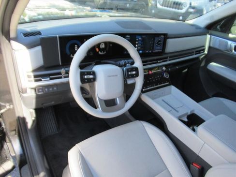 Used 2025 Hyundai Santa Fe SEL image 14