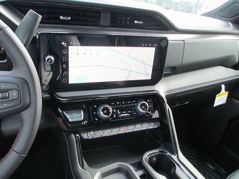 New 2026 GMC Sierra 2500 AT4X w/ AT4X AEV Edition image 18