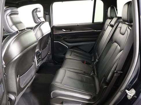 Used 2024 Jeep Grand Cherokee L Overland w/ Advanced Protech Group III AWD/4WD image 42