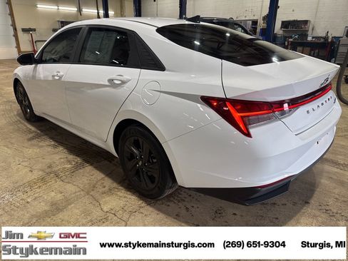 Used 2021 Hyundai Elantra Blue image 4