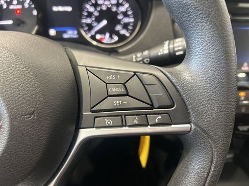 Used 2022 Nissan Rogue Sport S image 23