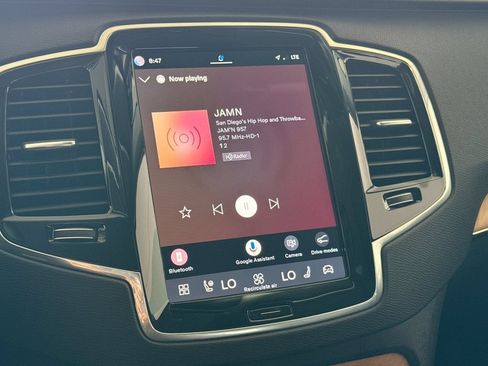Certified 2023 Volvo XC90 T8 Plus AWD/4WD image 18