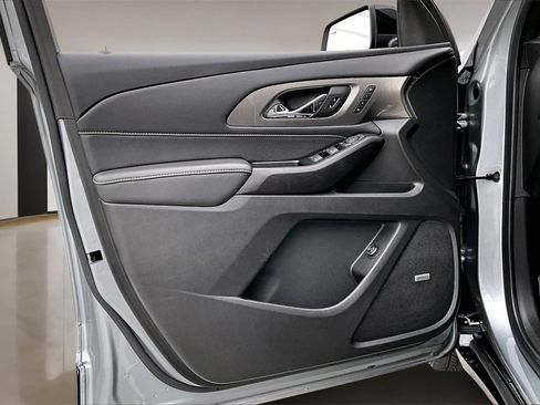 Used 2023 Chevrolet Traverse Premier w/ Redline Edition image 18