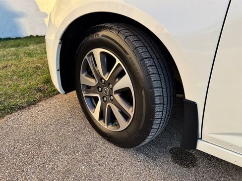 Used 2015 Honda Odyssey Touring Elite image 36
