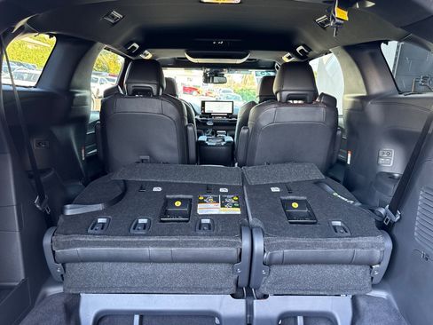 Certified 2025 Toyota Sienna XSE image 22