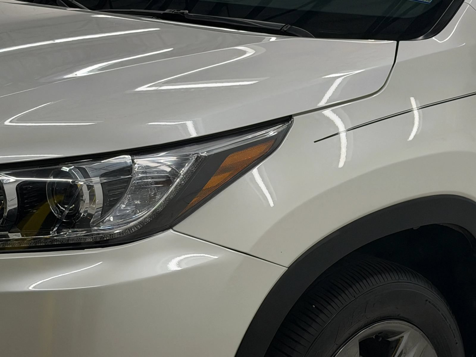 Used 2018 Toyota Highlander Limited Platinum AWD/4WD image 4
