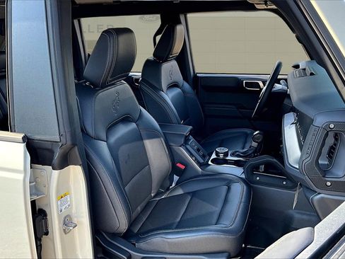 New 2025 Ford Bronco Badlands image 12