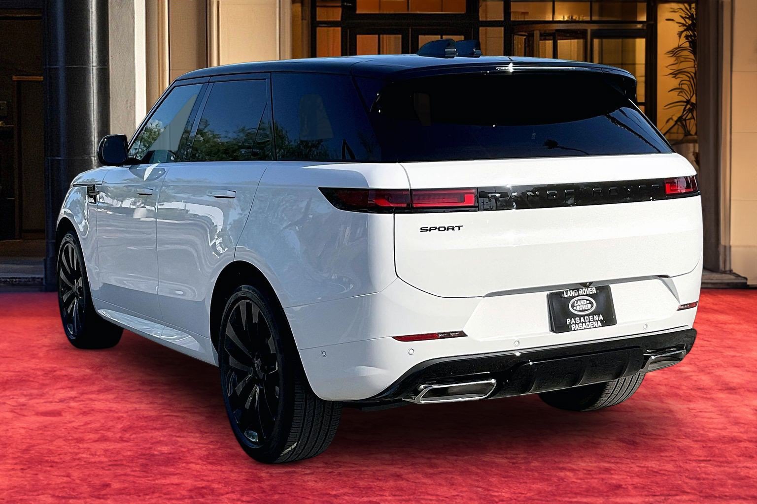 New 2027 Land Rover Range Rover Sport Dynamic SE AWD/4WD image 4