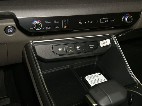 New 2026 Kia Carnival EX FWD image 24