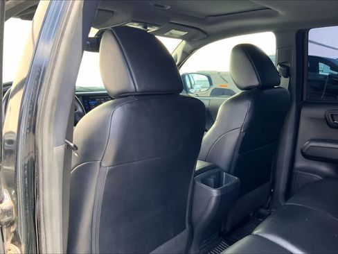Used 2019 Toyota Tacoma 2WD Double Cab image 12
