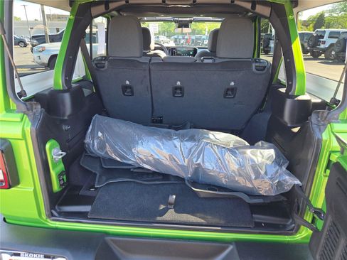 Used 2025 Jeep Wrangler Unlimited Sport AWD/4WD image 23