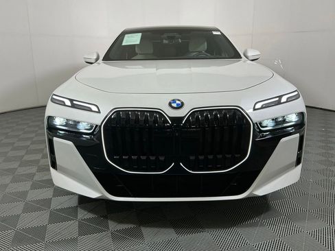 Certified 2025 BMW 760i xDrive w/ Luxury Rear Seating Package AWD/4WD image 3