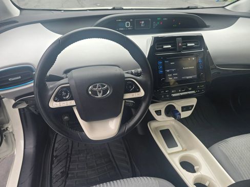 Used 2018 Toyota Prius Three w/ Advanced Technology Package image 24