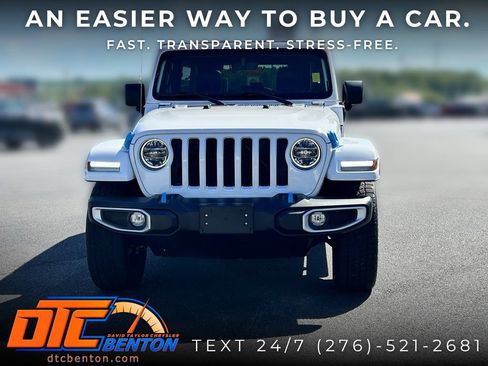 Used 2022 Jeep Wrangler Unlimited Sahara w/ Cold Weather Group AWD/4WD image 3
