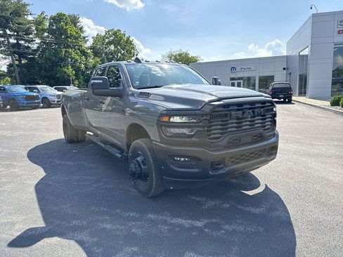 New 2026 RAM 3500 Tradesman AWD/4WD image 15