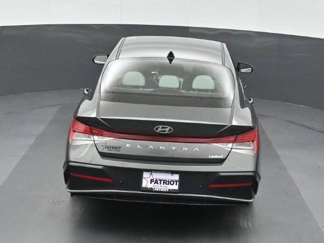 Used 2024 Hyundai Elantra Limited FWD image 33