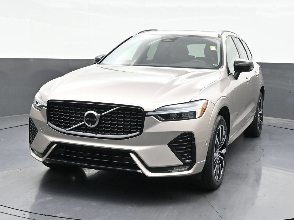 Certified 2024 Volvo XC60 B5 Plus AWD/4WD image 8