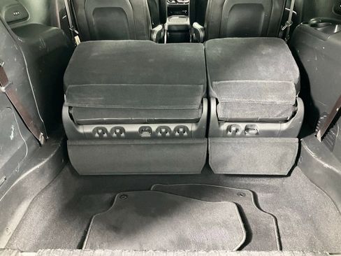 Used 2021 Chrysler Pacifica Limited w/ Uconnect Theater Family Group image 26