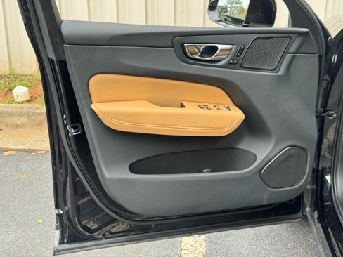 Used 2023 Volvo XC60 B5 Ultimate w/ Climate Package FWD image 43