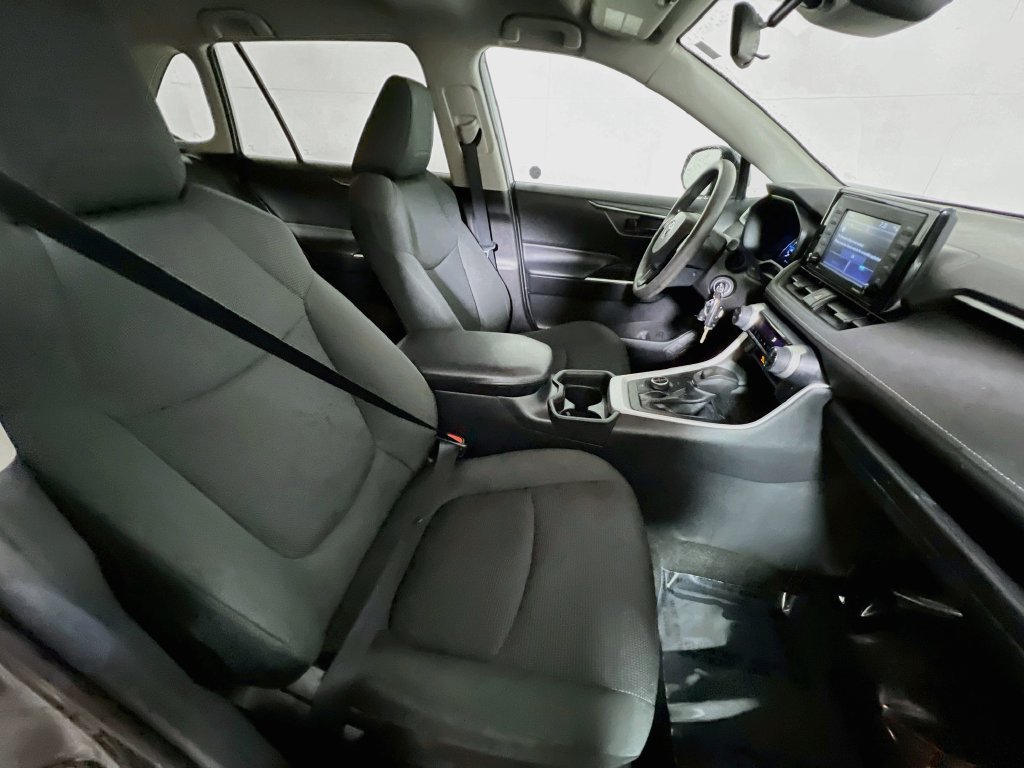 Used 2020 Toyota RAV4 LE w/ Carpet Mat Package AWD/4WD image 24