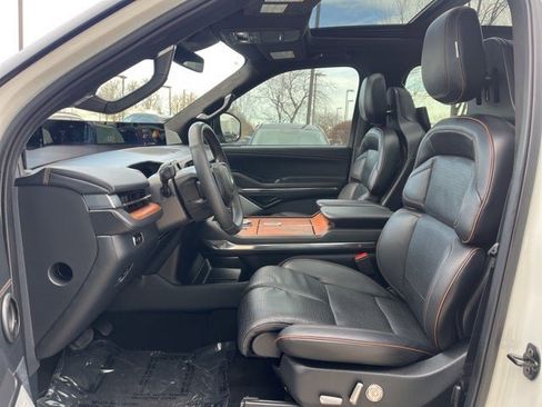 Used 2025 Lincoln Navigator L Black Label image 31