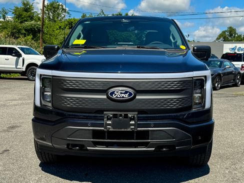 New 2025 Ford F150 Lightning Flash AWD/4WD image 8