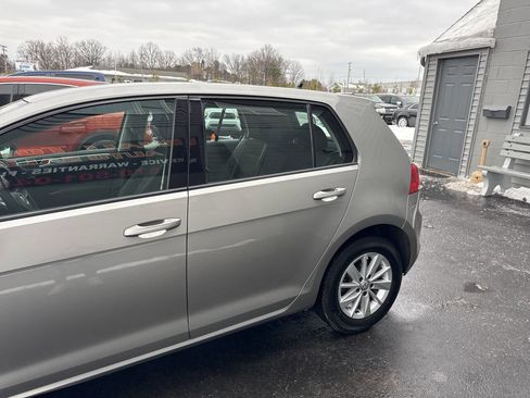 Used 2017 Volkswagen Golf S image 5