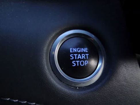 Used 2021 Toyota Highlander XLE AWD/4WD image 10