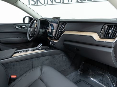 New 2026 Volvo XC60 B5 Plus w/ Climate Package image 21