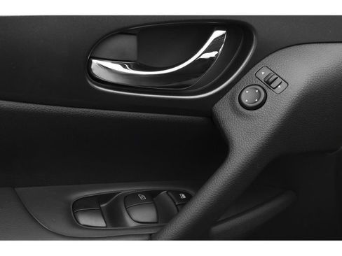 Used 2015 Nissan Rogue SV FWD image 17