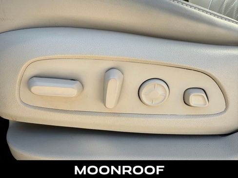 Used 2023 Buick Enclave Avenir w/ Avenir Technology Package image 10